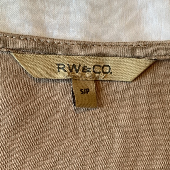 RW & CO beige/taupe sequined sleeveless top. Size small. Never worn. NWOT. - Picture 7 of 9